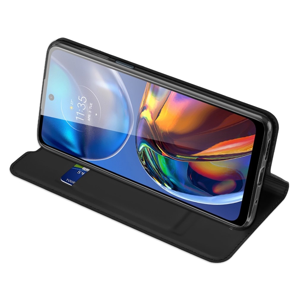Skin Pro Series Motorola Moto E32 - Svart