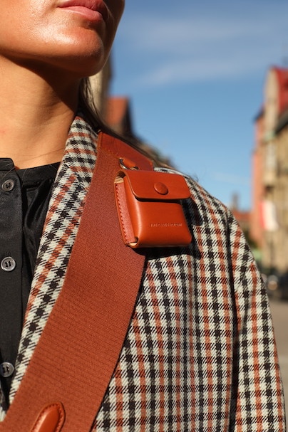 Attachable AirPods Leather Case Vegetable Tanned Brown