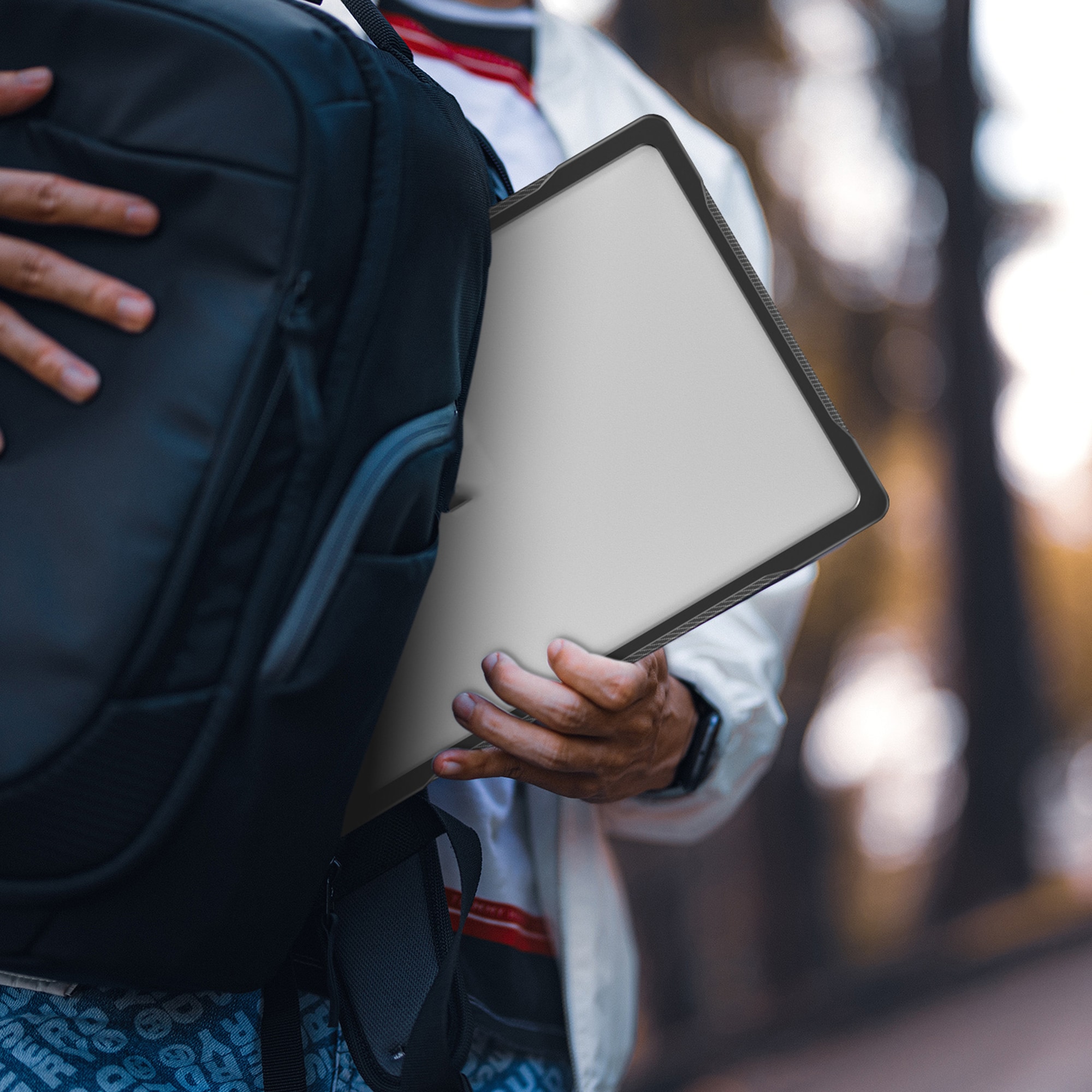 Stöttåligt Skal Apple MacBook Pro 14 2024 Genomskinlig