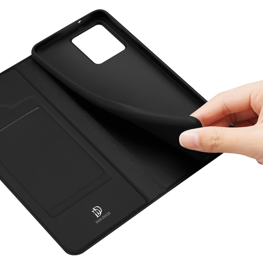 Skin Pro Series Motorola Moto G84 - Svart