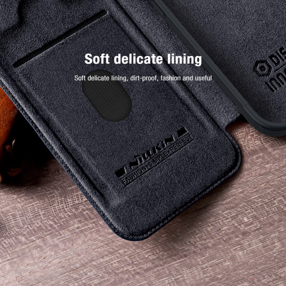 Qin Pro CamShield iPhone 15 Pro Black