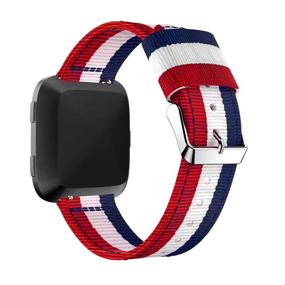 Nylonarmband Fitbit Versa/Versa 2 blå/vit/röd